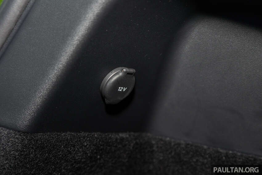 2024 Tesla Model Y updates in Malaysia – privacy glass, full double glazing, HW4, no parcel shelf 1727218