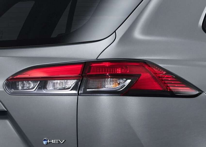 2024 Toyota Corolla Cross facelift – 1.8L petrol, hybrid; digital dash, EPB, wireless CarPlay, Android Auto 1726565