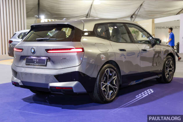 2024 BMW iX xDrive50 Sport in Malaysia – 22 kW AC charging; no glass roof, Laserlights; RM62k cheaper