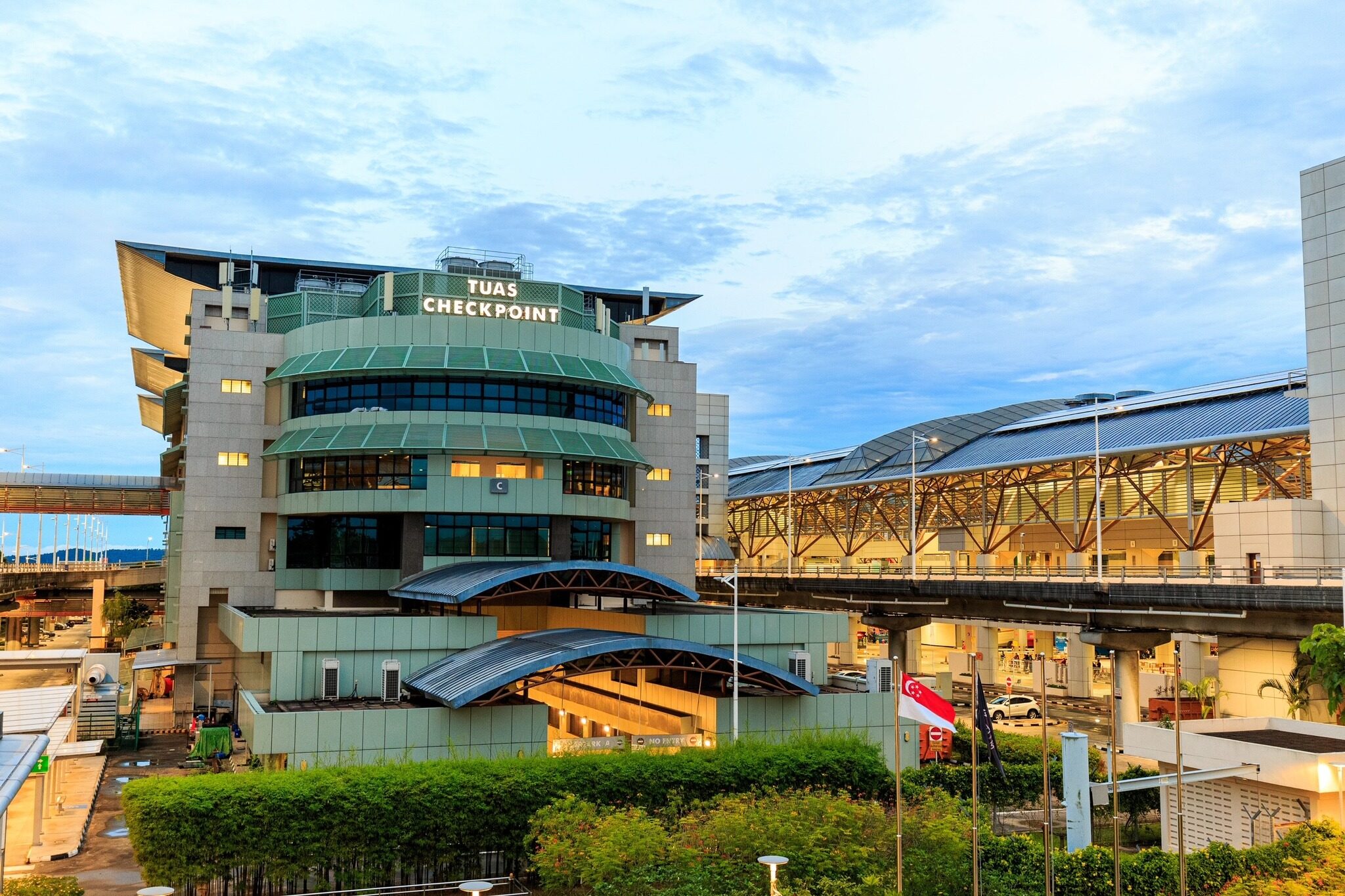 Heavy traffic expected at Tuas, Woodlands checkpoints in Singapore ahead of Raya, school hols
