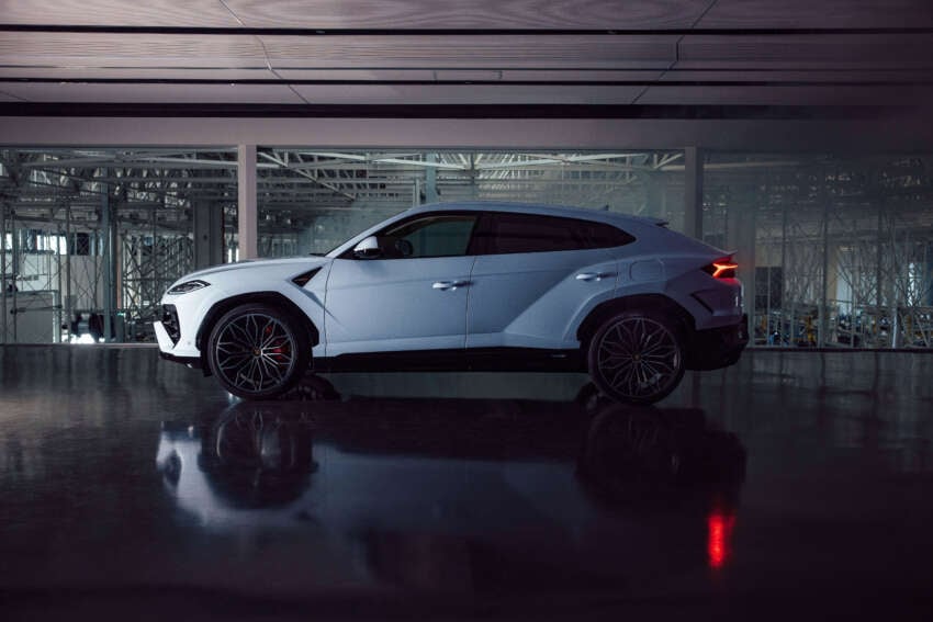 Lamborghini Urus SE debuts in Beijing – 4.0L twin-turbo V8 PHEV with 800 PS, 950 Nm; 60 km EV range 1756363