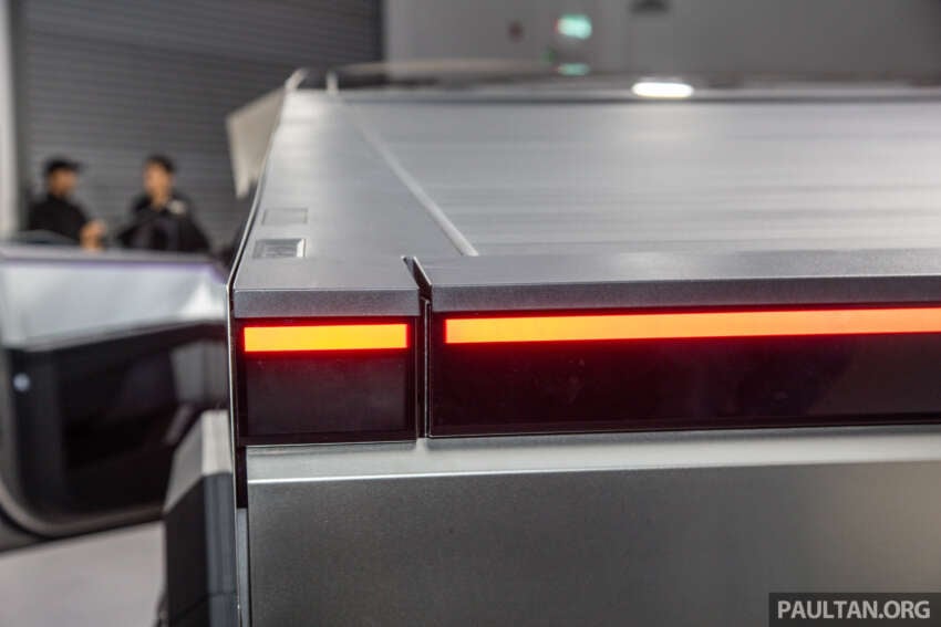 Tesla Cybertruck tiba di Malaysia – bakal dipamerkan di bilik pameran Mei nanti, tetapi bukan untuk dijual 1749494