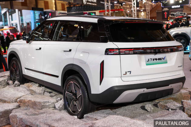 Jaecoo J7 PHEV ditunjuk di Malaysia — 1.5 TGDi jana 347 PS/525 Nm, jarak EV 88 km; pengecasan DC, V2L