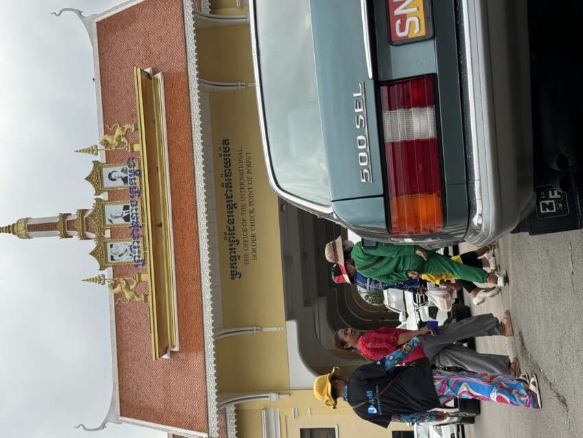 Kembara 5,000 km Tim Walkowiak dari Singapura ke Kemboja dengan Mercedes-Benz W126 500 SEL 1762622