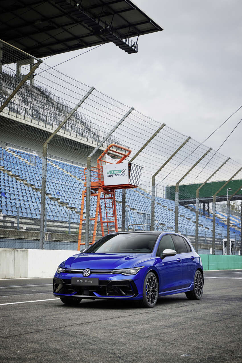 2025 Volkswagen Mk8.5 Golf R hatch, Golf R Variant estate – 333 PS/420 Nm 2.0T AWD, 270 km/h top speed 1782375