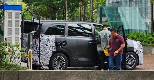Denza D9 MPV seen in Malaysia – Alphard rival with up to 374 PS, 620 km CLTC EV range; PHEV also available