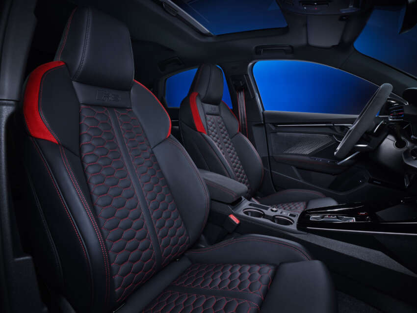 2025 Audi RS3 facelift debuts – sedan/Sportback; 400 PS 2.5T five-cylinder; 7:33.123 min Nürburgring time 1805620