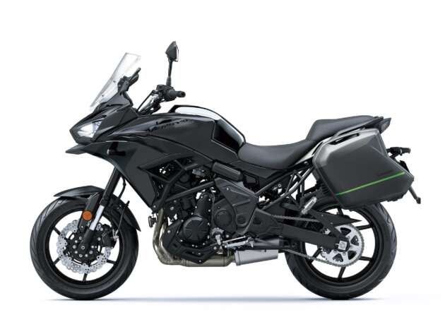 Modenas Versys 650 SE tiba di Malaysia – datang terus dengan beg tepi, dua pilihan warna, dari RM43,600