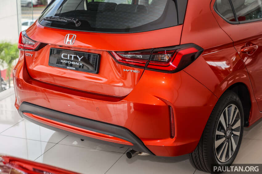GALERI: Honda City Hatchback facelift 2024 dalam warna Phoenix Orange Pearl, tanpa tambahan kos 1873705