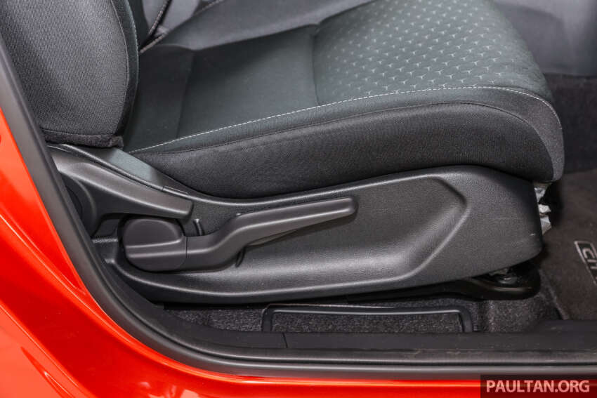 GALERI: Honda City Hatchback facelift 2024 dalam warna Phoenix Orange Pearl, tanpa tambahan kos 1873726