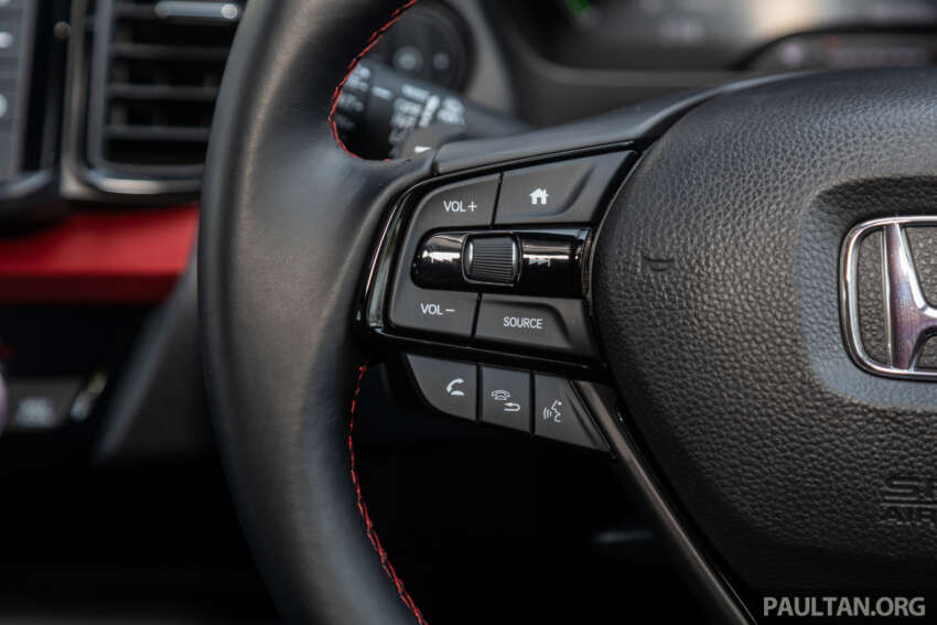 GALERI: Honda City Hatchback facelift 2024 dalam warna Phoenix Orange Pearl, tanpa tambahan kos 1839262