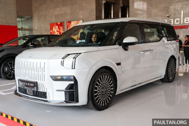 Zeekr 009 on display at Sunway Pinnacle – 612 PS; 6/7 seats; 582 km WLTP EV range; below RM370k est