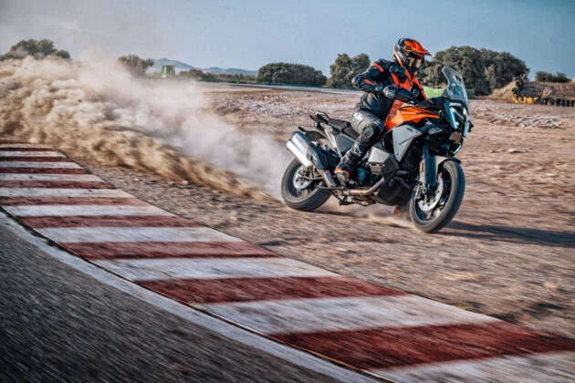 2025 KTM 1390 Super Adventure S Evo released