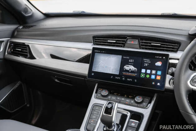 2025 Proton X70 facelift owners starting to get wireless Apple CarPlay function via OTA update