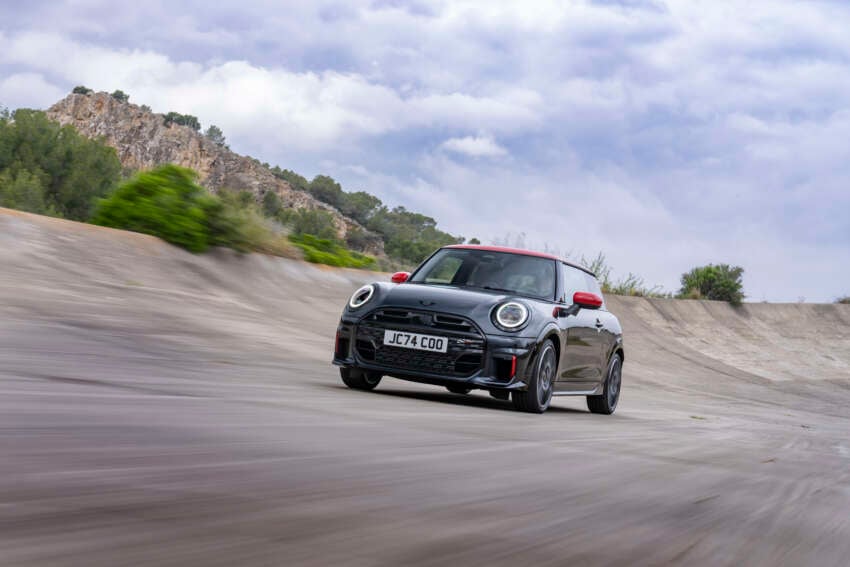 2025 MINI John Cooper Works petrol shown – F66 hot hatch gets 231 PS, 380 Nm; 7-speed DCT replaces 8AT 1838480