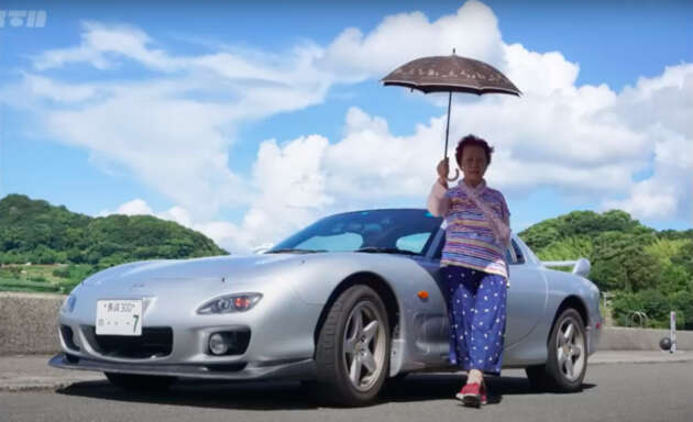 Nenek 79-tahun di Jepun masih pandu Mazda RX-7 dengan kotak gear manual kerana pengaruh Initial D