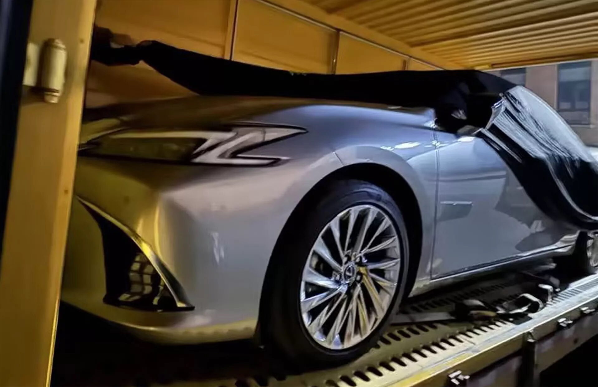 2026 Lexus ES facelift leaked – larger touchscreen, subtly-revised headlamps, full-width rear light strip