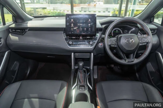 GALERI: Toyota Corolla Cross facelift 2025 di M’sia; RM134k-RM149k, 3 varian, GR Sport kini hibrid