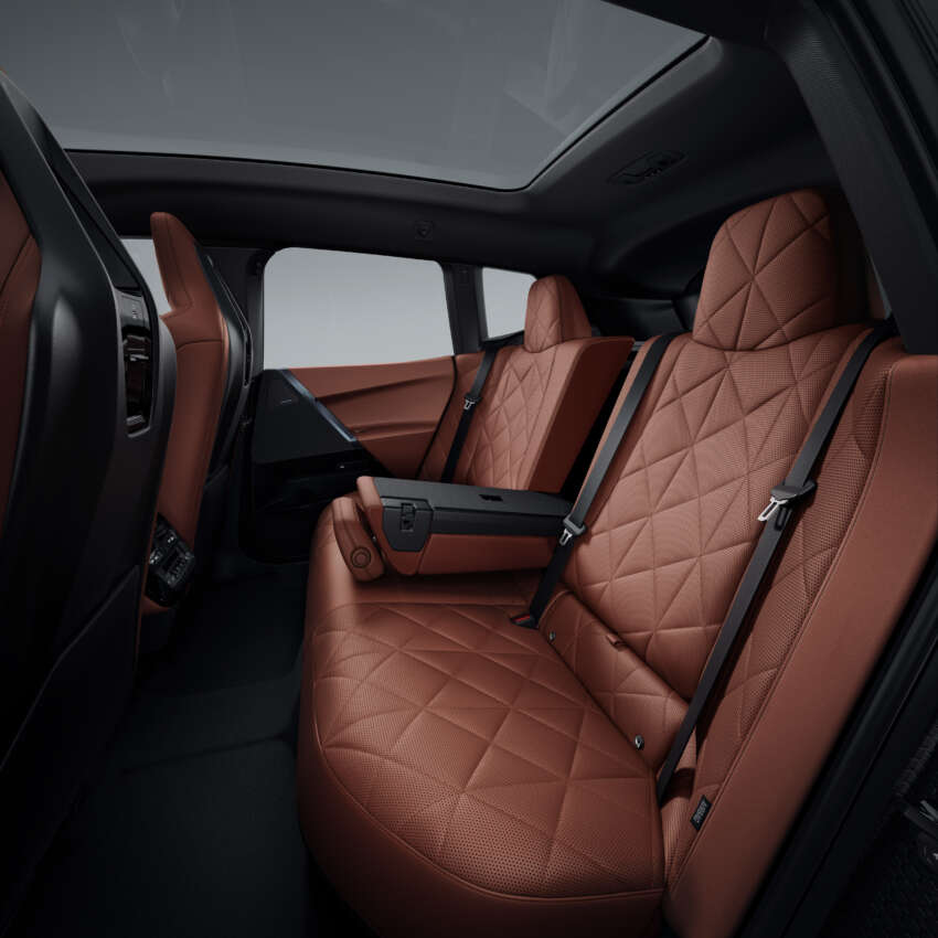 2025 BMW iX facelift debuts – new look, more power, bigger batteries; up to 659 PS, 701 km WLTP EV range 1877482
