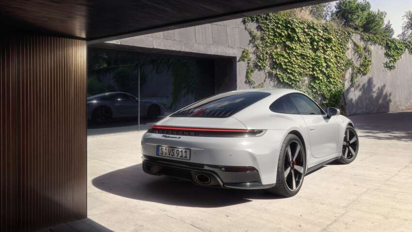 2025 Porsche 911 Carrera S facelift revealed – midrange 992.2 now has 480 PS but no more manual 1870283