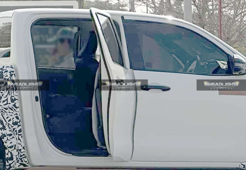 2025 Toyota Hilux Travo spied – new front, rear design for 9th gen, but cab and platform remain unchanged 1870928