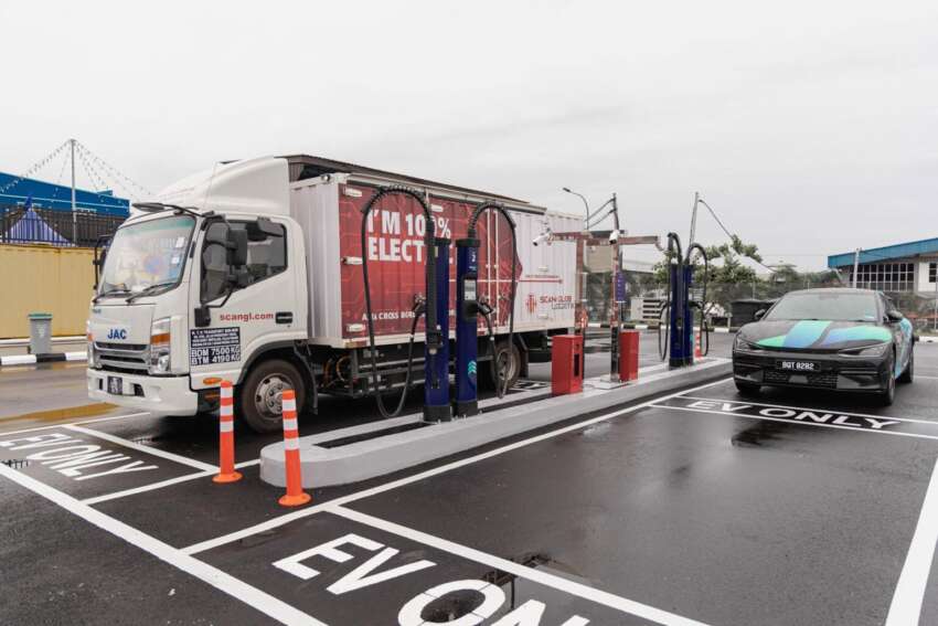 ChargEV Tangkak Pitstop – country’s first electric truck-ready charging hub, eight 120 kW DC bays 1885416