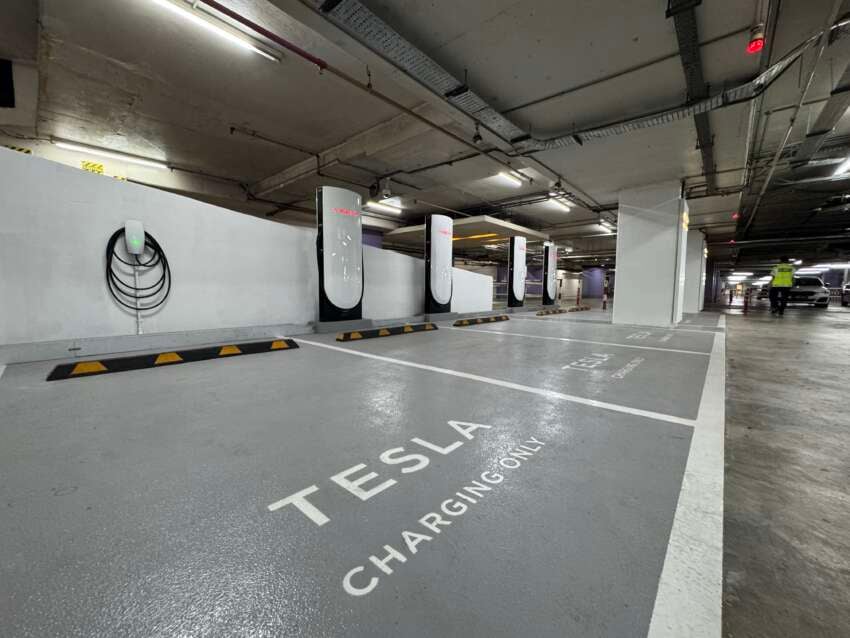 Tesla V4 Supercharger station now in The Gardens Mall – four DC EV chargers, one Destination charger 1883968