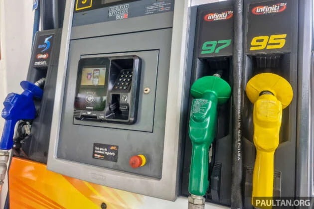 Harga minyak 16-22 April – RON95 tanpa subsidi dan RON97 turun 25 sen, diesel Semenanjung turun 75 sen
