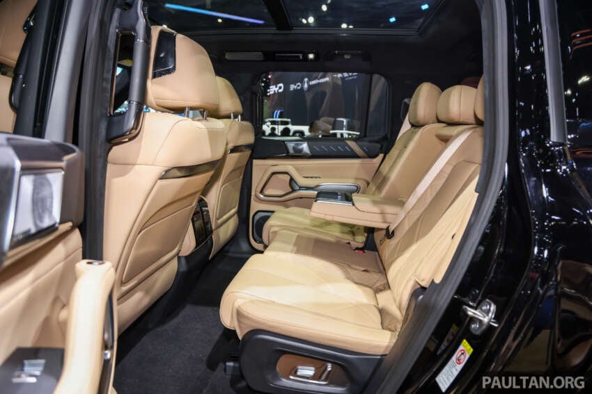 Bangkok 2025: Denza B8 is a rebadged Bao 8 for exports – 7-seat PHEV 4×4, 748 PS, 125 km EV range 1894691