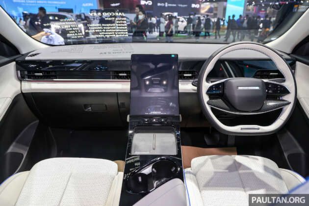 Bangkok 2025: Jaecoo J5 EV shown with 211 PS, 288 Nm, 470 km NEDC range; coming to Malaysia Q4 2025?