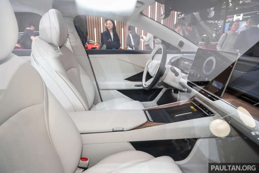 Toyota bZ7 EV sedan unveiled at Shanghai 2025 – GAC-Toyota JV, BYD motor and battery expected 1905043