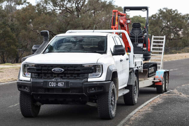 Ford Ranger Super Duty – hardcore work truck with off-road tyres, steel bumpers, snorkel, higher GVM