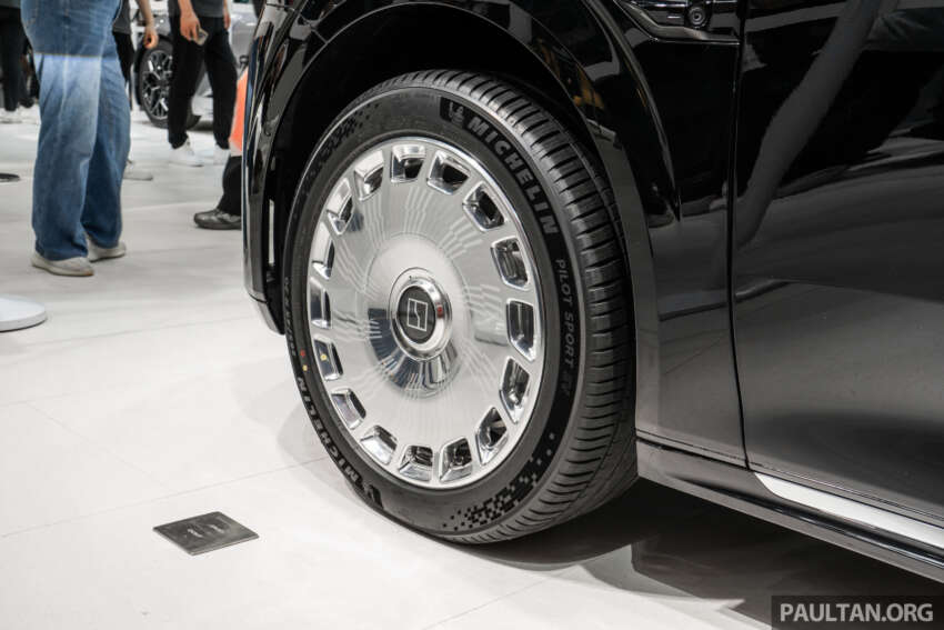 Zeekr 009 Grand Collector’s Edition adds 24K gold-plated accents, alpaca wool carpets – RM542k 1904246