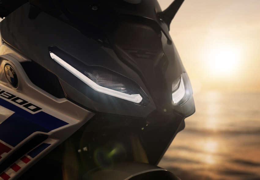 2025 BMW Motorrad R1300 RS sportsbike launched 1908590