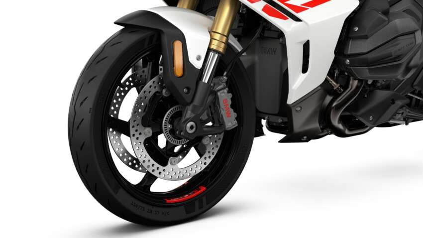 2025 BMW Motorrad R1300 RS sportsbike launched 1908608