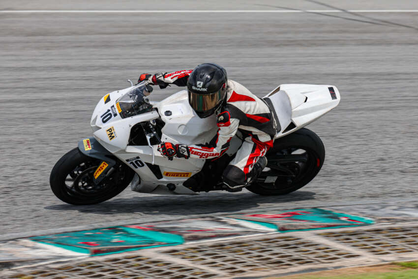 Pirelli Diablo Supercorsa V4 SC and SP, which sportsbike tyre is the one you should use? 1919884