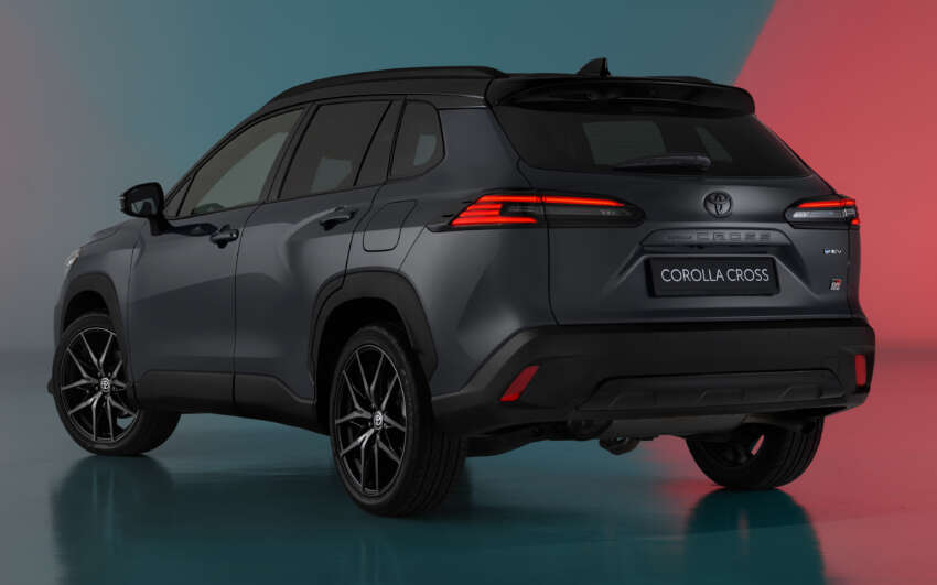 Toyota Corolla Cross facelift for Europe adds new head- and taillights, upgraded interior, GR Sport trim 1914047