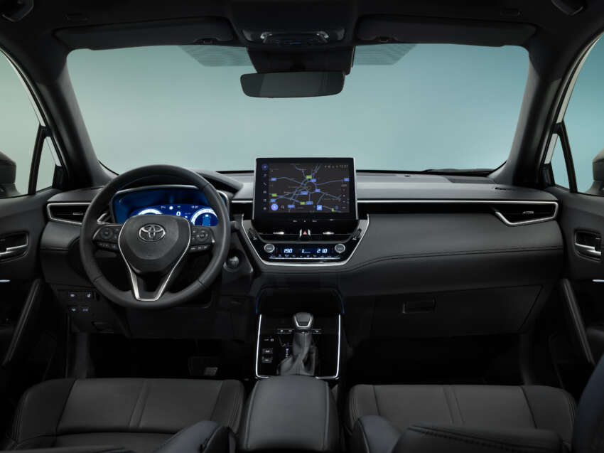 Toyota Corolla Cross facelift for Europe adds new head- and taillights, upgraded interior, GR Sport trim 1914028