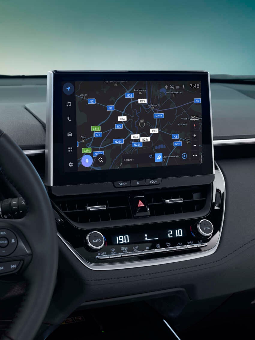 Toyota Corolla Cross facelift for Europe adds new head- and taillights, upgraded interior, GR Sport trim 1914031