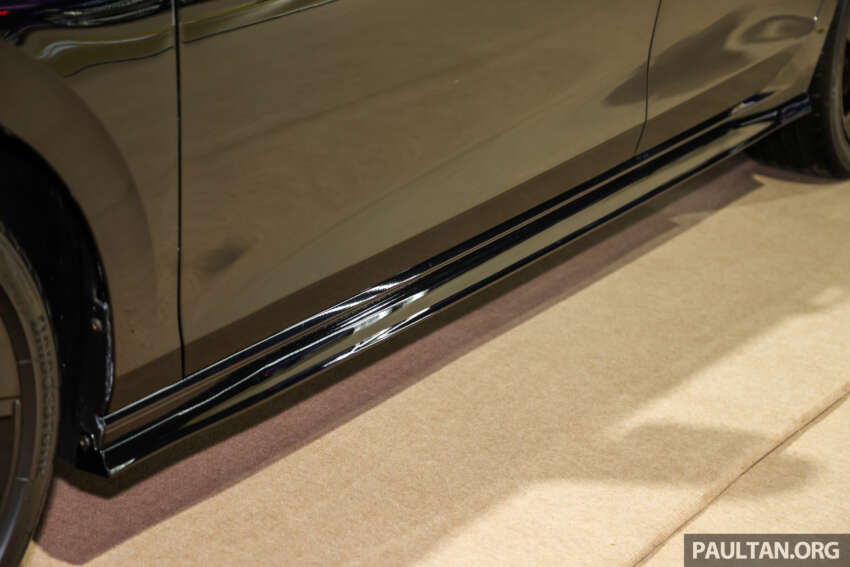 Volkswagen Golf GTI Black Edition debuts – dark wheels, tint, dashcam, 7-year free service, RM245k 1912385