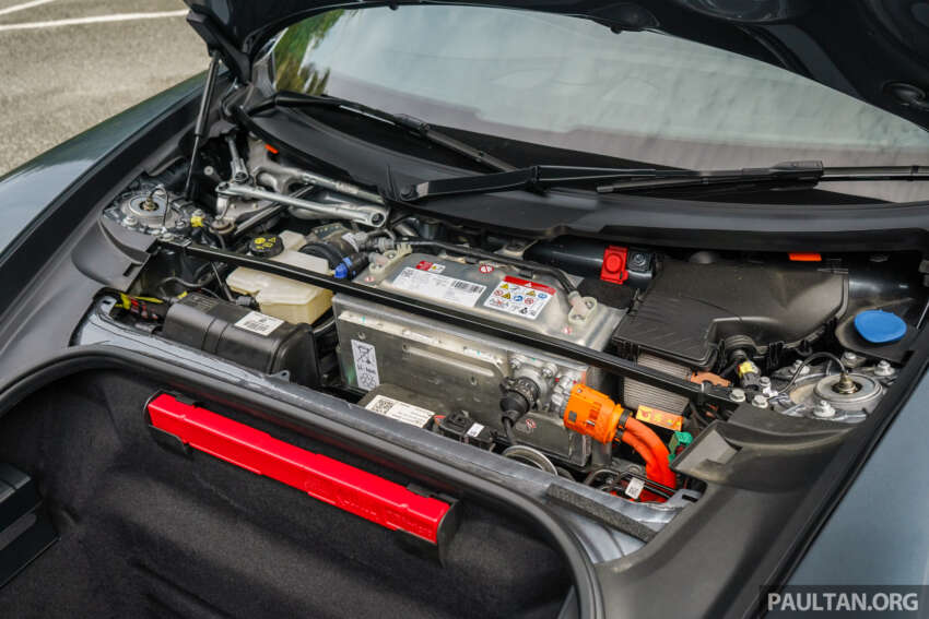 2025 Porsche 911 facelift sampled in Chiang Mai – new GTS with hybrid tech, a step in the right direction? 1948349