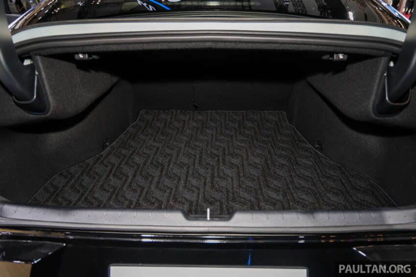 Kia EV4 sedan shown at GIIAS 2025 – 204 PS FWD; two battery sizes, up to 630 km range WLTP 1947858