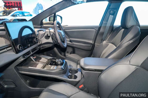 Toyota bZ4X facelift previewed in Indonesia: now CKD, FWD only, 224 PS, 573 km range, will be much cheaper