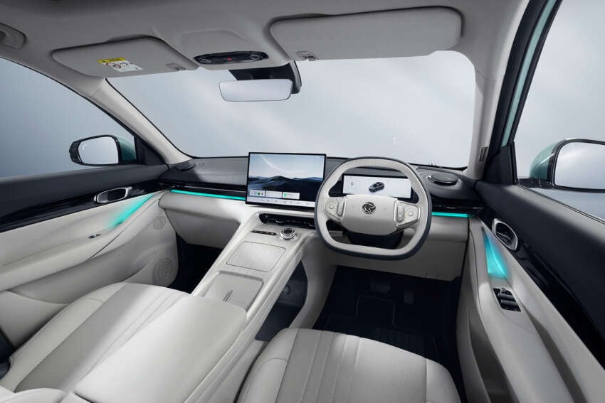 2025 Proton eMas 7 gets new Obsidian Black exterior, Alabaster White interior options, OTA Apple CarPlay 1935404