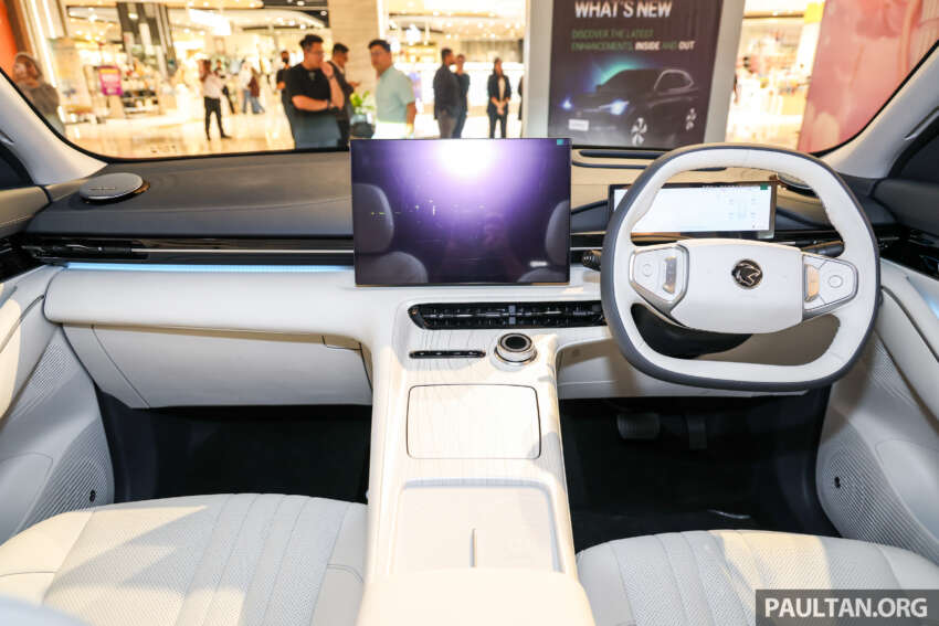 2025 Proton eMas 7 gets new Obsidian Black exterior, Alabaster White interior options, OTA Apple CarPlay 1935265