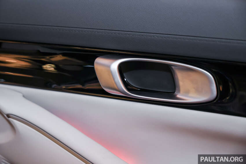 2025 Proton eMas 7 gets new Obsidian Black exterior, Alabaster White interior options, OTA Apple CarPlay 1935371