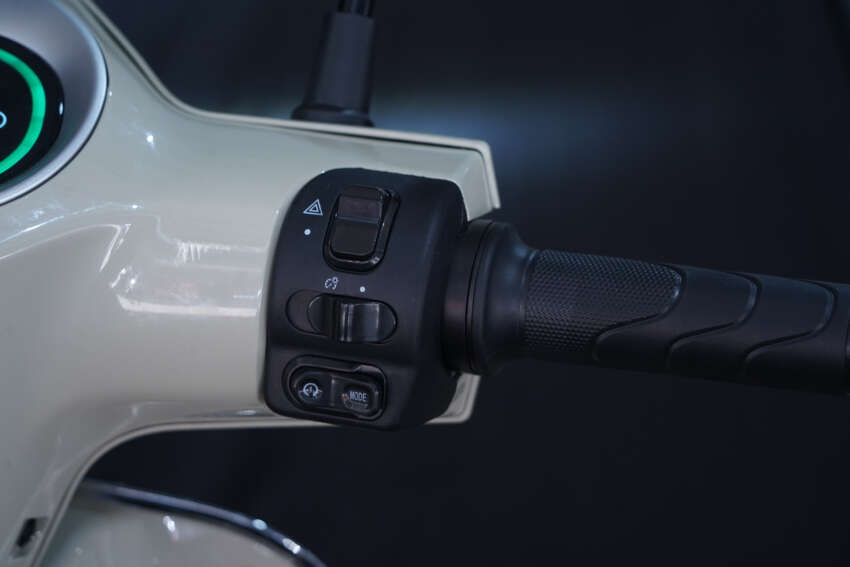 Yadea RS20 dilancarkan di Malaysia – skuter elektrik dengan jarak gerak 105 km, harga RM4,998 1958140