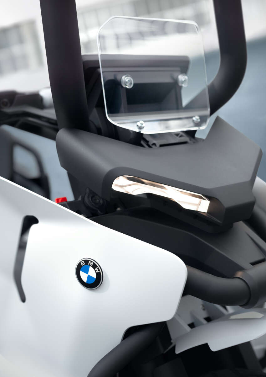BMW Motorrad Vision CE e-scooter comes with cage 1963026