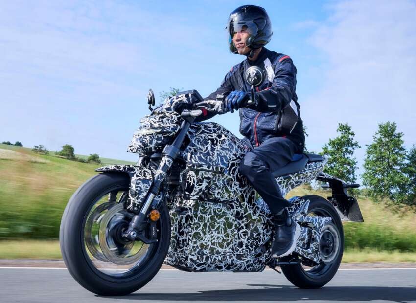 Honda tests full-size EV Fun Concept e-motorcycle 1964043