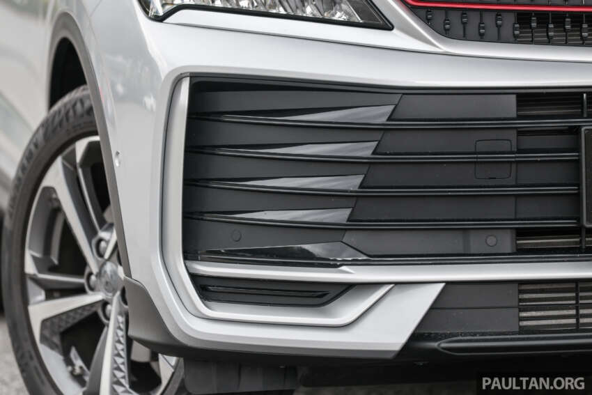 2025 Proton X50 facelift – full gallery of Flagship variant with big spoiler, two-tone interior, sunroof 1970441